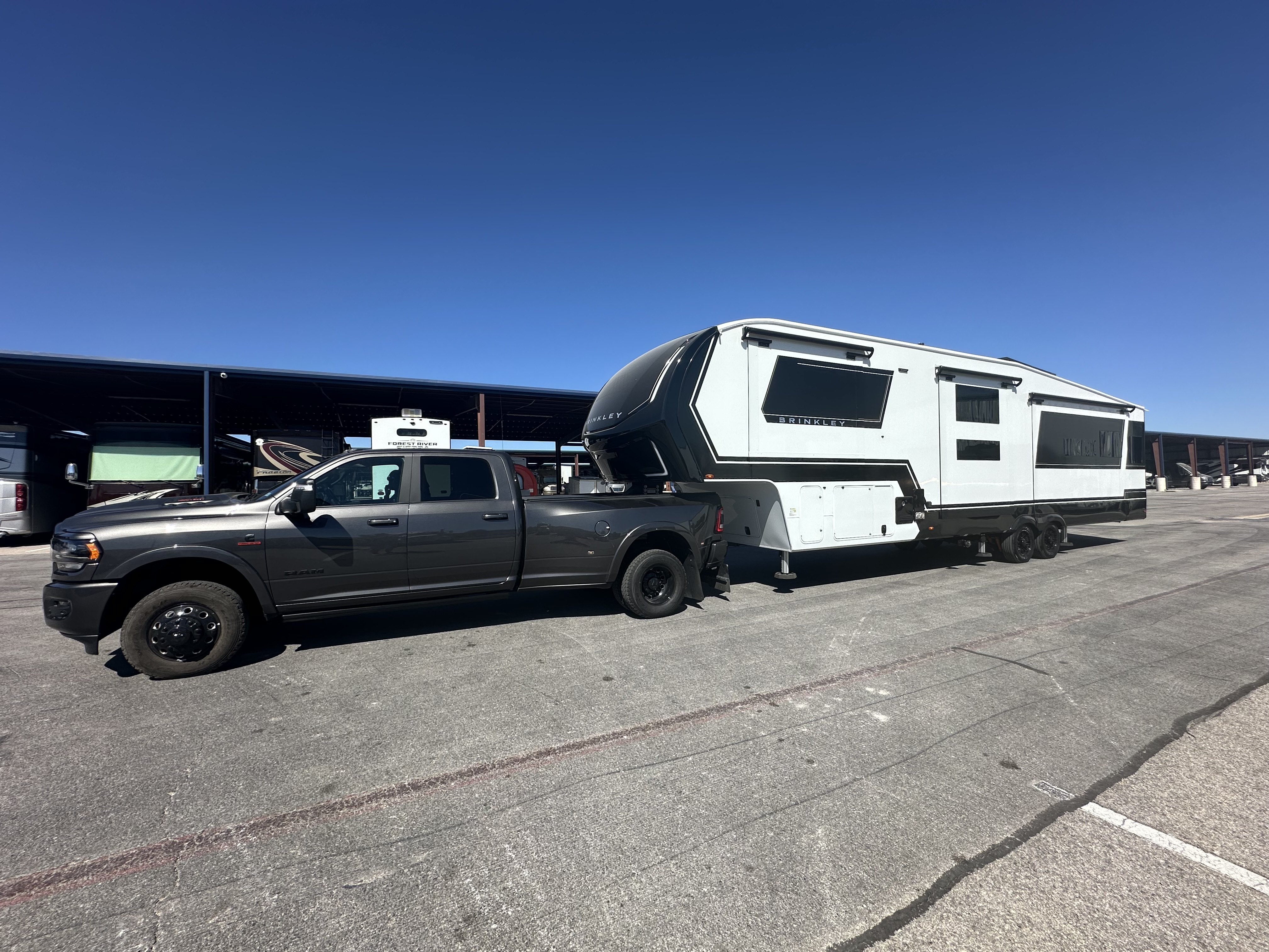 Premium fifth wheel trailer transport